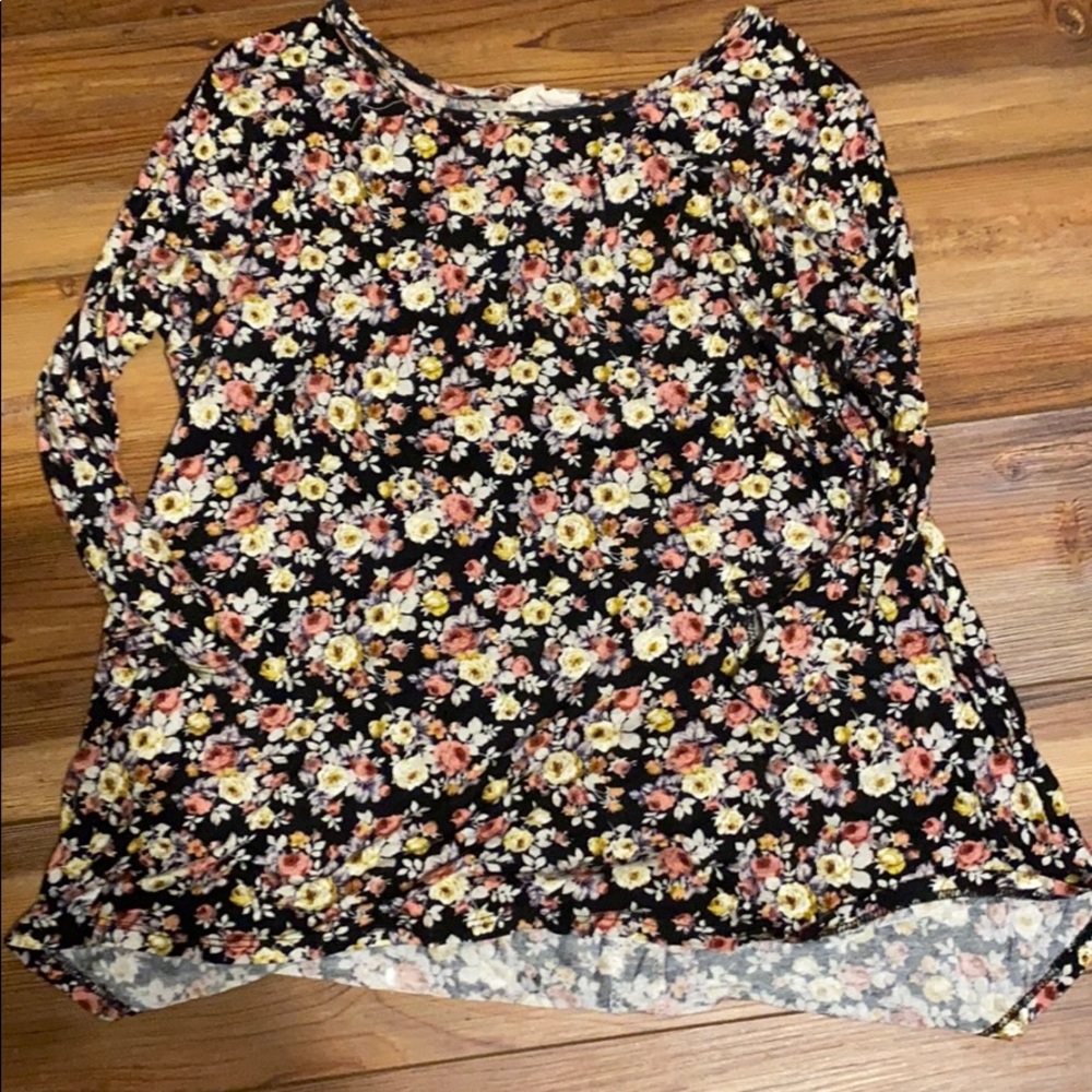 Black floral printed top!